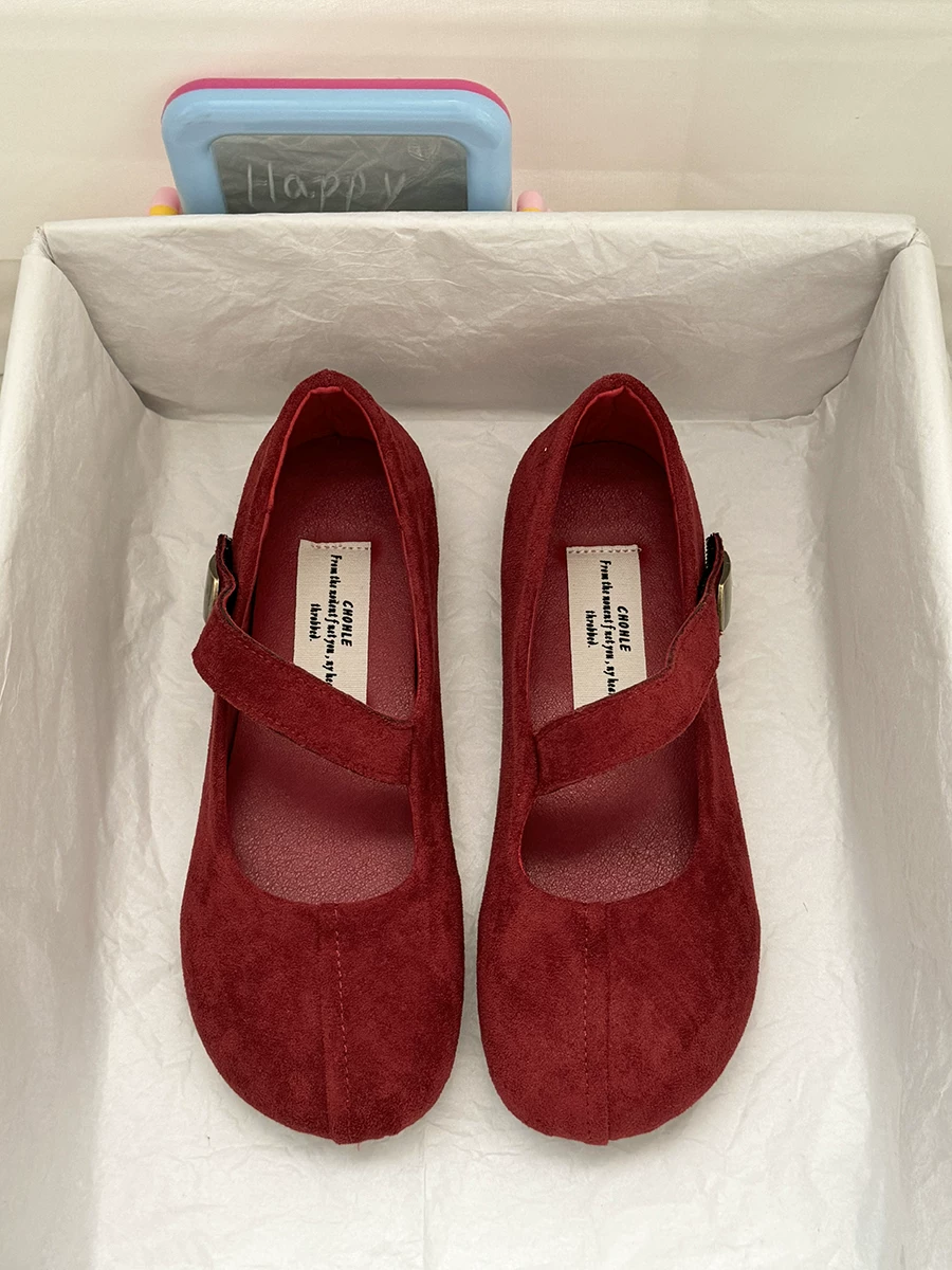 Phía Nam ở miền Nam: Giày bệt kiểu Pháp cổ điển dành cho nữ, bộ sưu tập thu đông 2025 mới, phối cùng váy, giày Mary Jane.