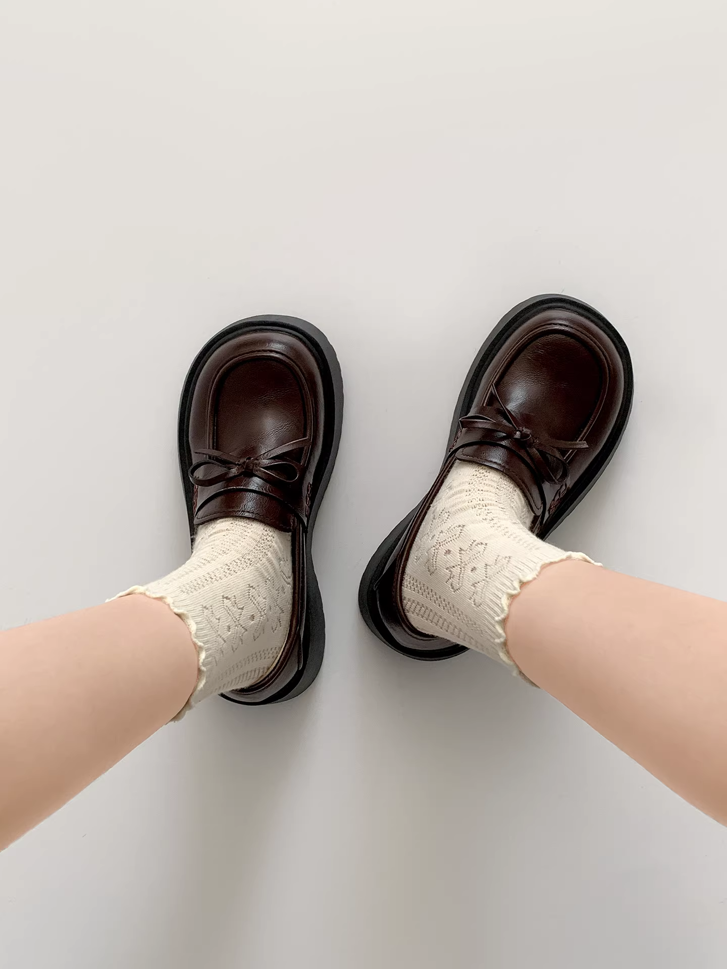 Giày da đế dày kiểu Anh cổ điển màu đen nhỏ gọn dành cho nữ, mẫu mới thu đông 2025, đa năng, tăng chiều cao