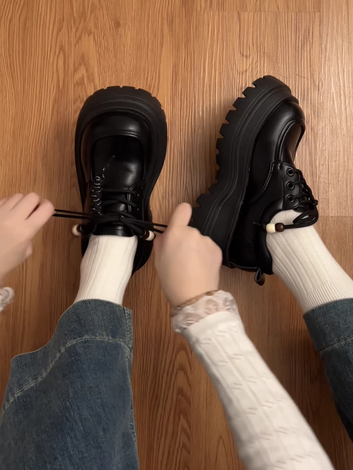 Giày da nữ đế dày kiểu Anh cổ điển màu đen, kiểu dáng mới mùa thu 2025, phối chân váy, giày lười đế mềm đa năng