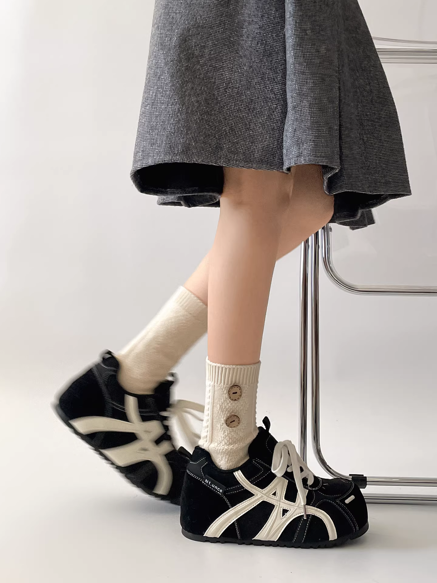 Giày thể thao Đức đế dày lót lông phong cách retro tăng chiều cao dành cho nữ, giày thể thao đa năng mùa thu đông 2025 mới.