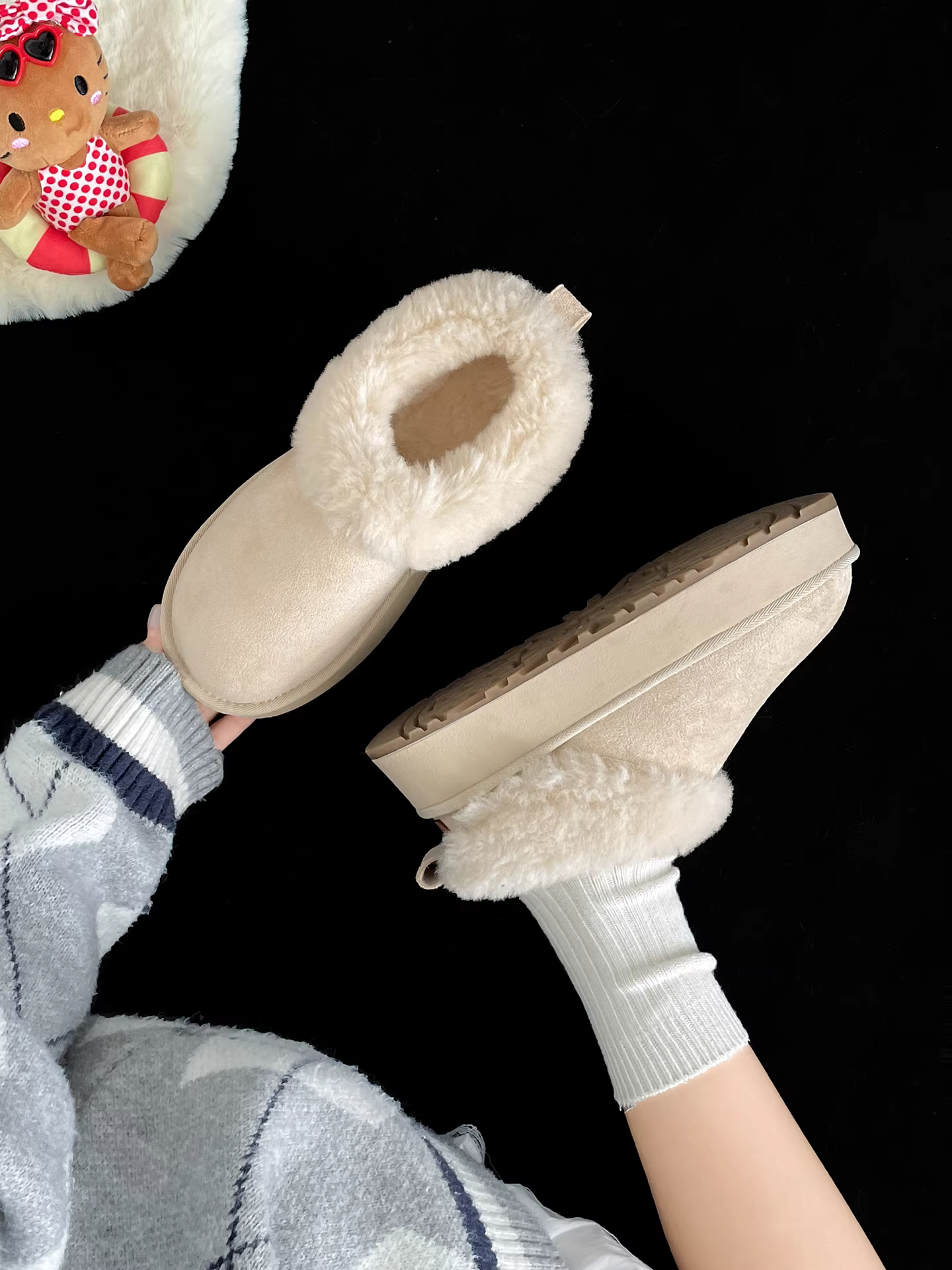 Dép nửa ống kiểu Birkenstock đế dày lót lông cừu dành cho nữ, mẫu mới thu đông 2025, giữ ấm khi đi ngoài trời, lót lông mềm mại