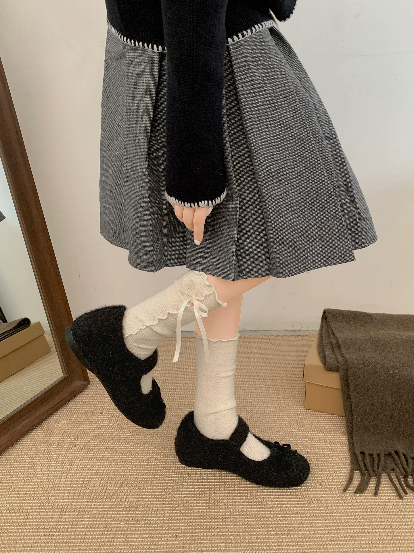 Giày Mary Jane đế dày tăng chiều cao kiểu Pháp lót lông cừu dành cho nữ, áo khoác ngoài mùa đông, kiểu mới 2025, thích hợp phối cùng váy, giày cotton ấm áp.