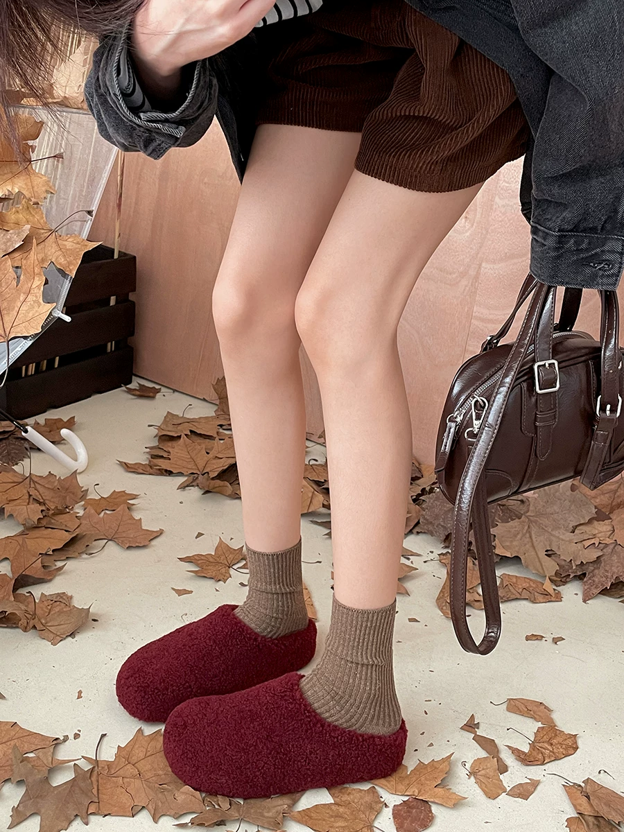 Nan Zai Nan Fang Dép lông dày đế dày cao cấp dành cho nữ, thích hợp để mang ngoài trời, dép bông kiểu Birkenstock mũi kín mùa thu đông 2025 mới.