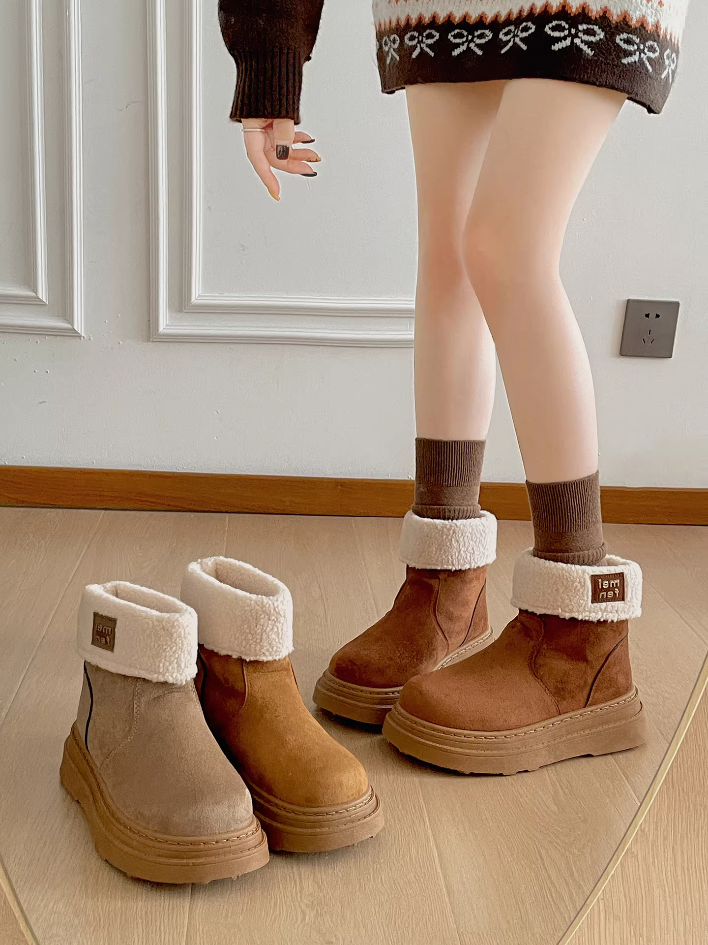 Giày bốt nữ đế dày lót lông cừu, đế chống trơn, kiểu Birkenstock, giữ ấm mùa đông mới năm 2025.