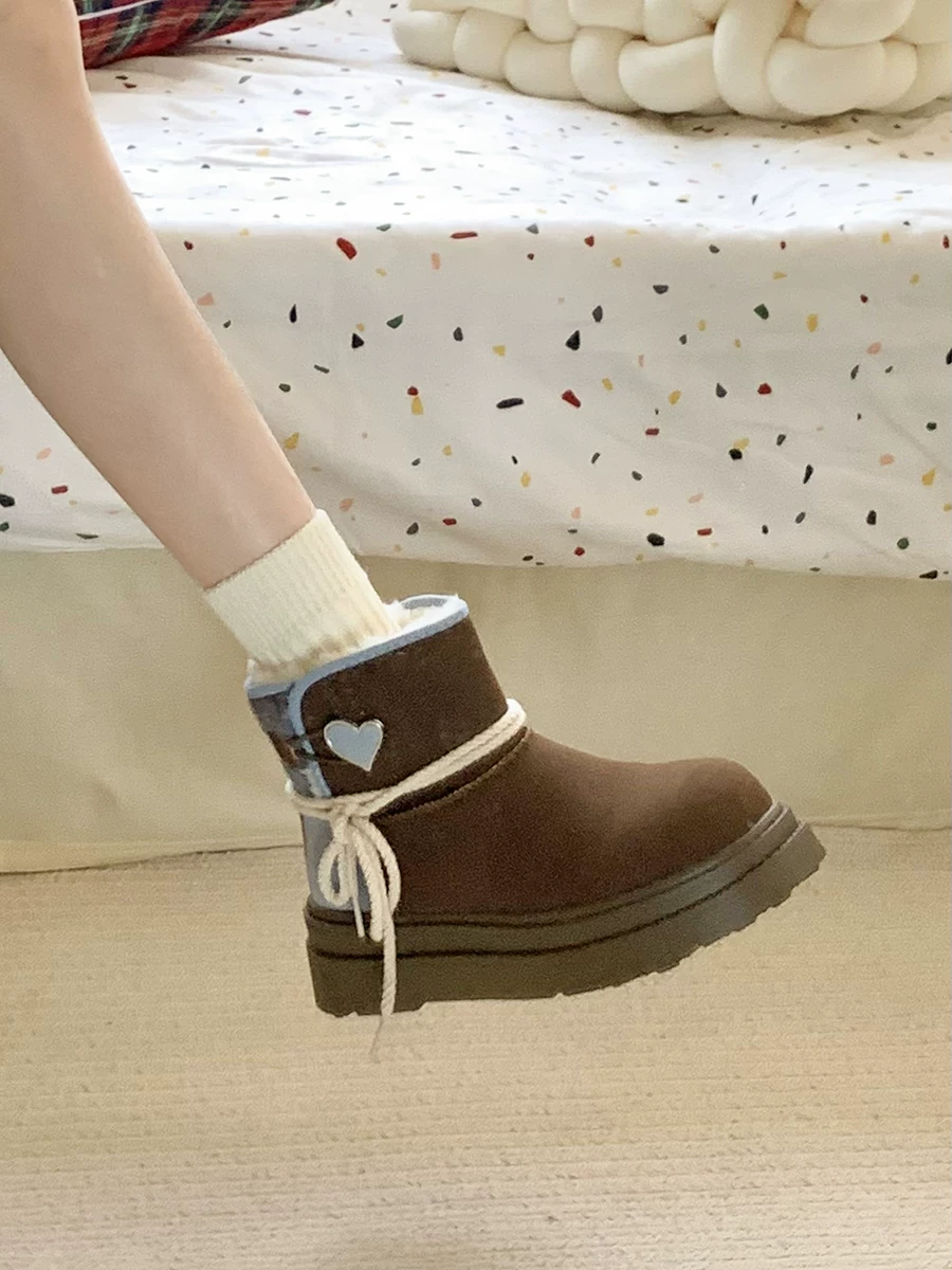 Giày bốt đi tuyết đế dày màu nâu Nam Trung Quốc dành cho nữ 2025 Giày cotton đi tuyết ấm áp lót lông cừu mùa đông mới.