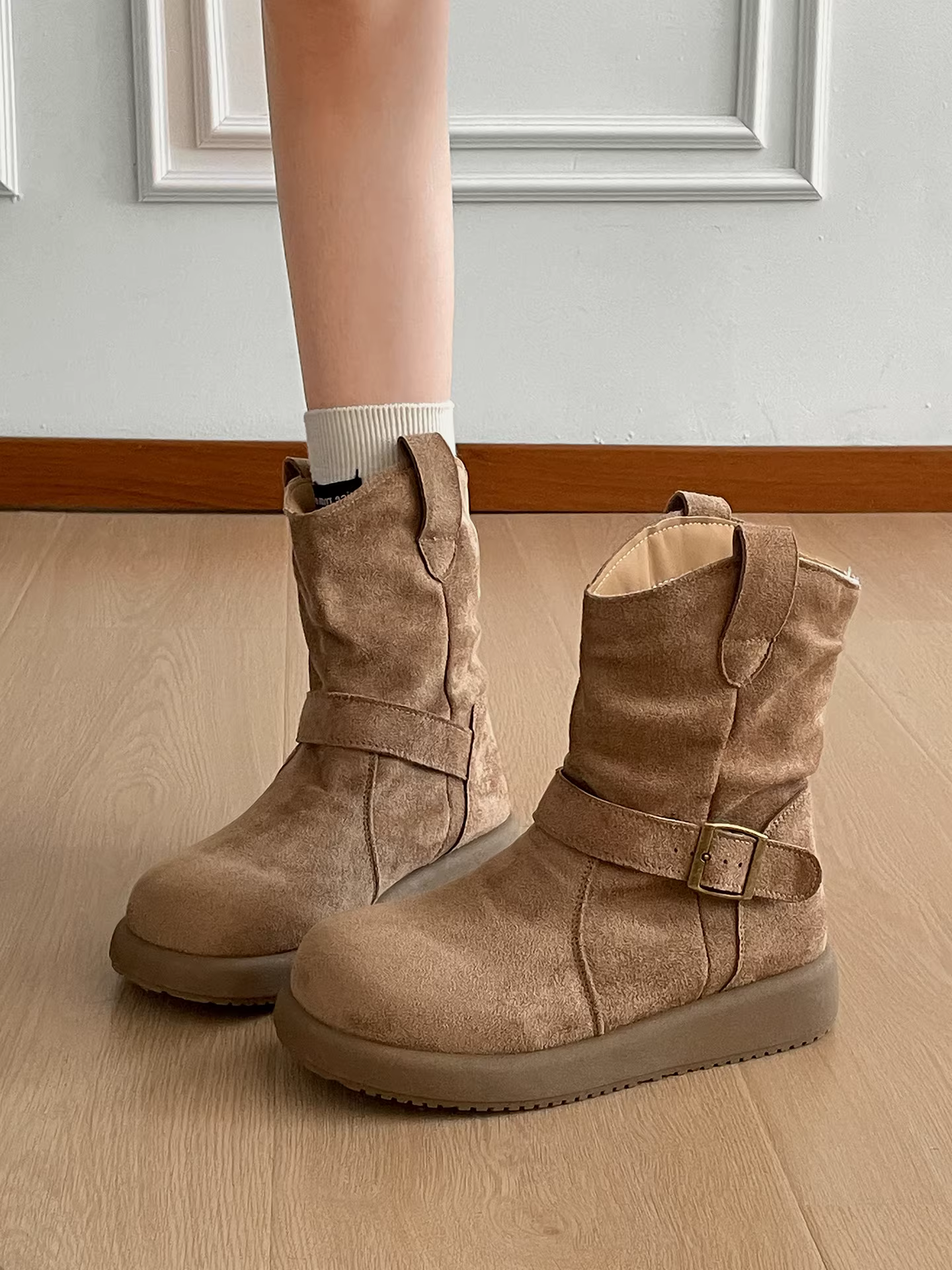 Giày bốt tuyết đế dày kiểu cổ điển Nanzai dành cho nữ 2025, giày mùa đông mới lót lông cừu dày giữ ấm kiểu Birkenstock bằng cotton.