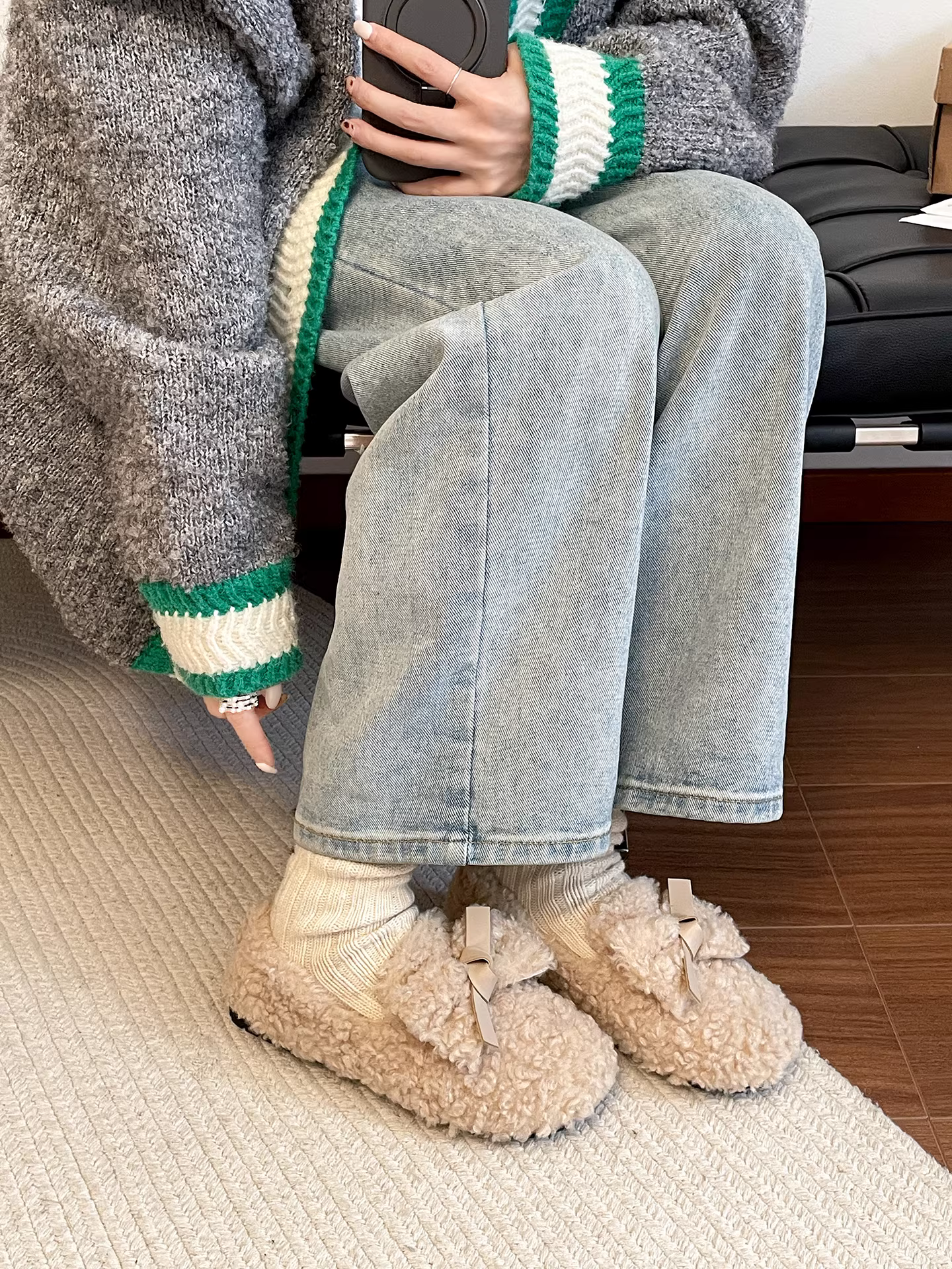 Giày nữ mùa đông 2025 kiểu Pháp cổ điển, đa năng, màu xám, đế dày, lót lông mềm mại, giữ ấm, chống trơn trượt, chất liệu cotton