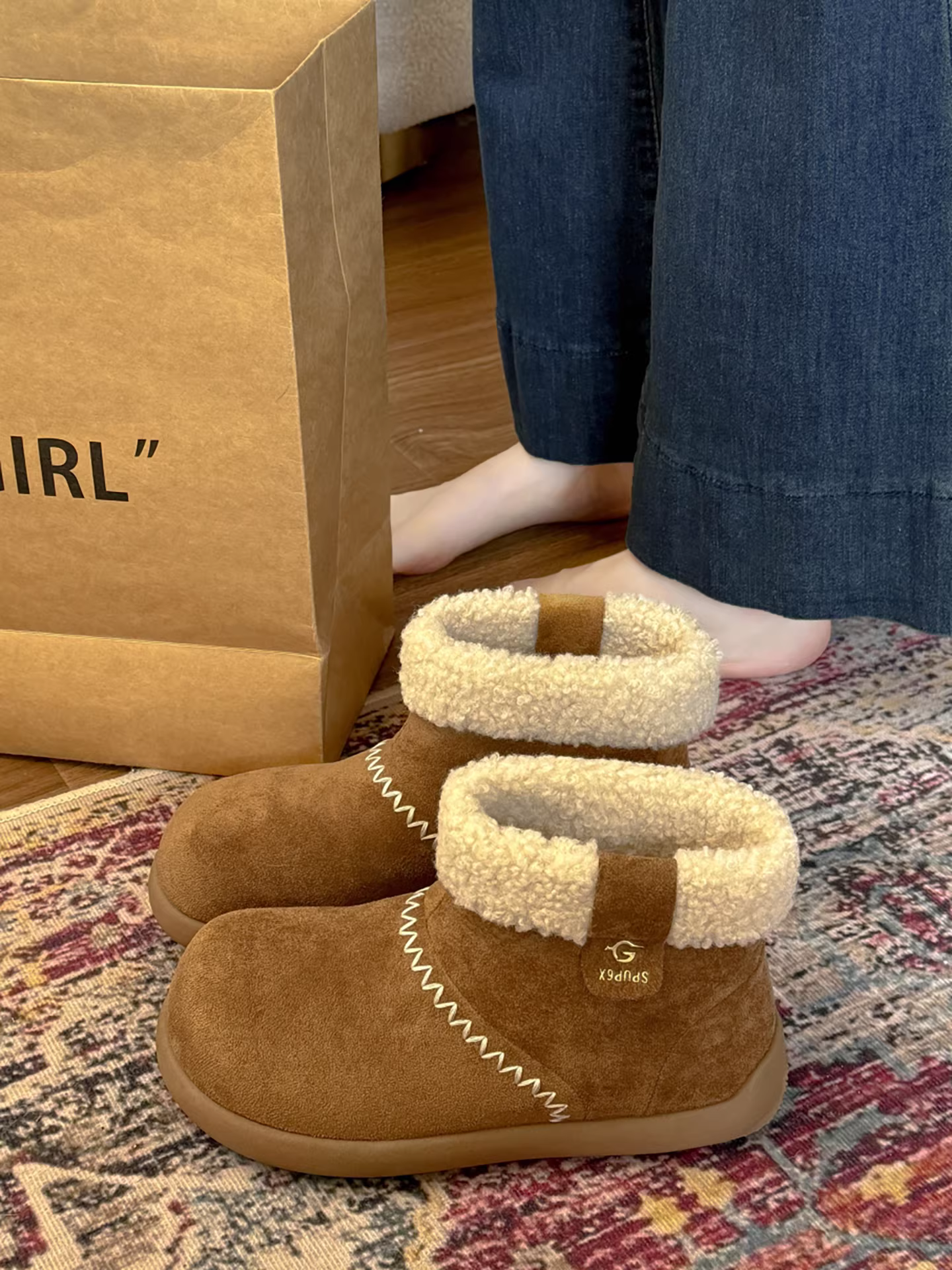 Giày bốt nhung đế dày màu nâu cổ điển dành cho nữ, mẫu mới mùa đông 2025, giữ ấm, chống trơn, kiểu Birkenstock, chất liệu cotton