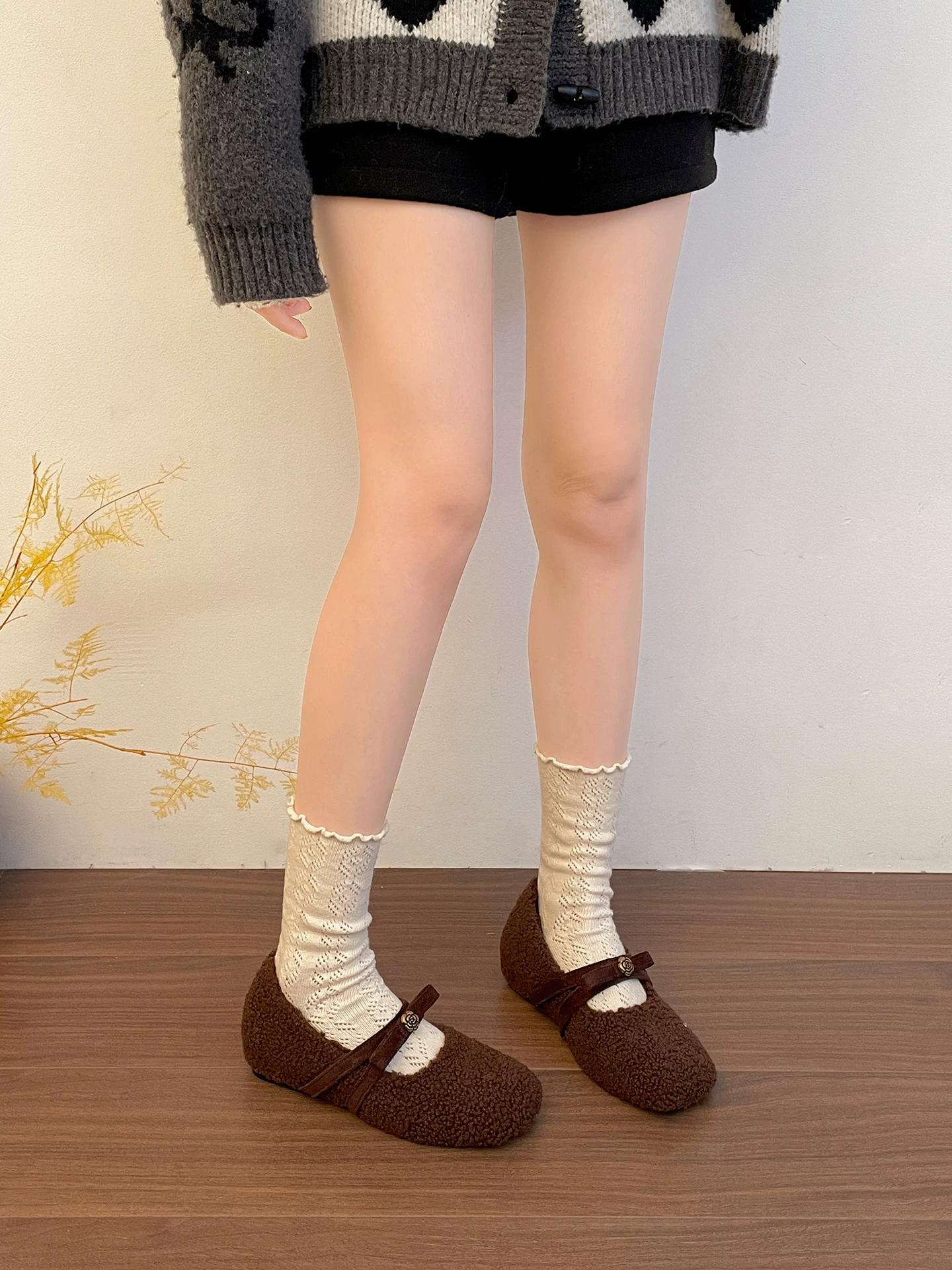 Giày lông dày đế dày kiểu Pháp cổ điển màu đen dành cho nữ, giày mùa thu đông ấm áp mới năm 2025 có lớp lót lông mềm, kiểu Mary Jane.