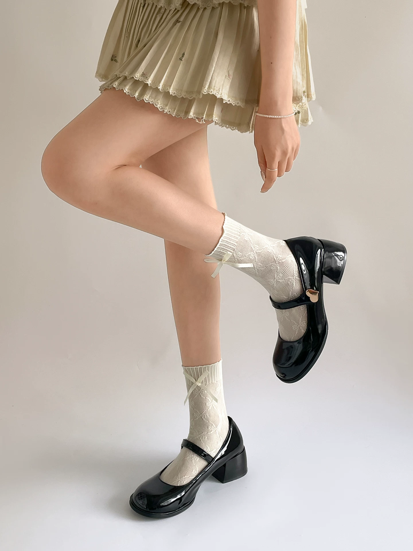 Giày cao gót đế dày mũi tròn kiểu Pháp màu đỏ đa năng dành cho nữ, mẫu mới thu đông 2025, thích hợp phối cùng váy, giày Mary Jane tăng chiều cao.