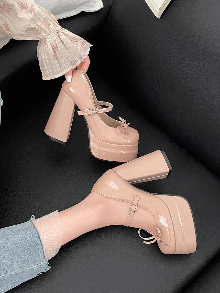 Giày cao gót chunky kiểu Pháp màu đỏ dành cho phụ nữ nhỏ nhắn, giày Mary Jane da tăng chiều cao mùa thu mới 2025, phối hợp với chân váy.