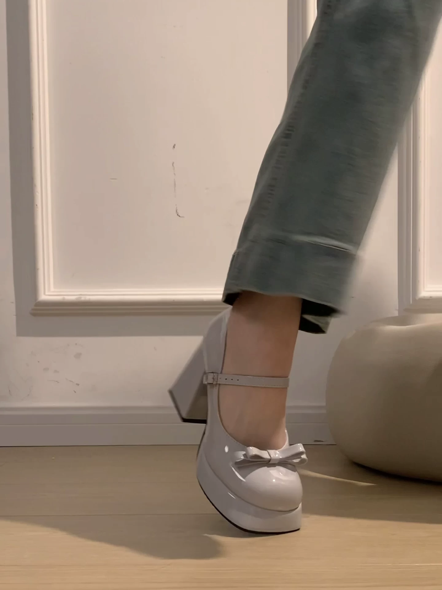 Giày cao gót da đa năng kiểu retro thời thượng dành cho nữ 2025, giày mùa thu đông mới tăng chiều cao, phối chân váy, giày Mary Jane gót thô