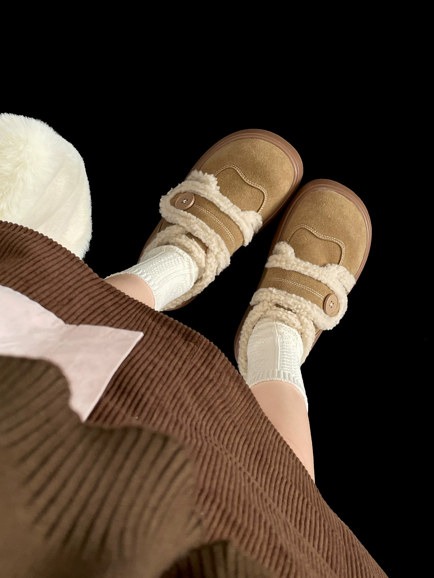 Giày bông giữ ấm mùa đông đế dày lót lông cừu kiểu retro Nam Trung Quốc dành cho nữ năm 2025, kiểu Birkenstock mới