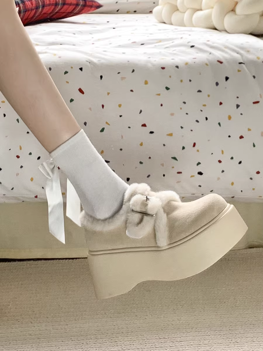 Giày bông nữ đế dày lót lông phong cách retro, giày mùa đông giữ ấm tăng chiều cao lót lông mới năm 2025