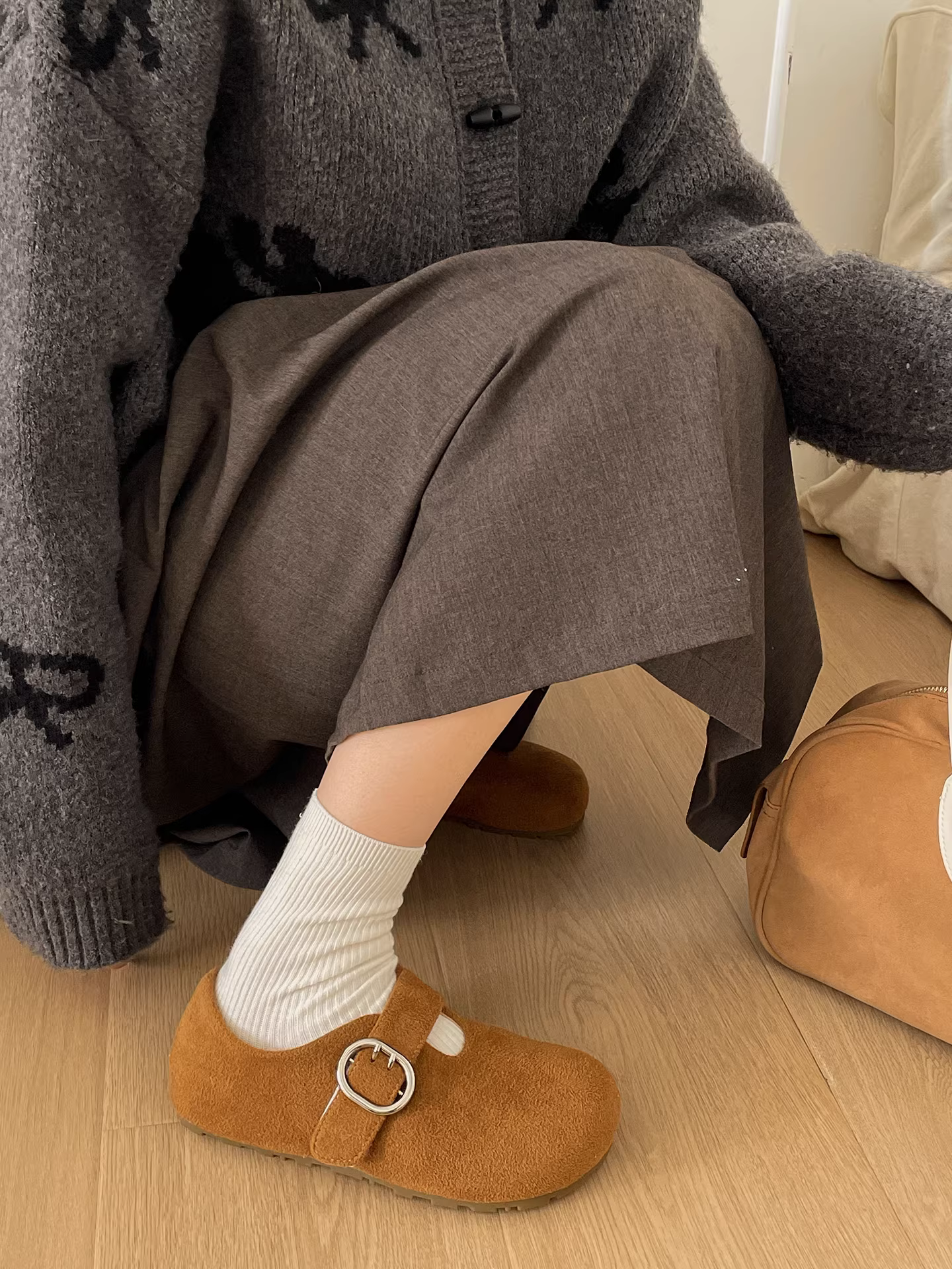 Giày bệt nữ Nanzai Southern Retro Brown kiểu dáng thấp, mùa thu mới 2025, phối chân váy, đế mềm, kiểu Birkenstock