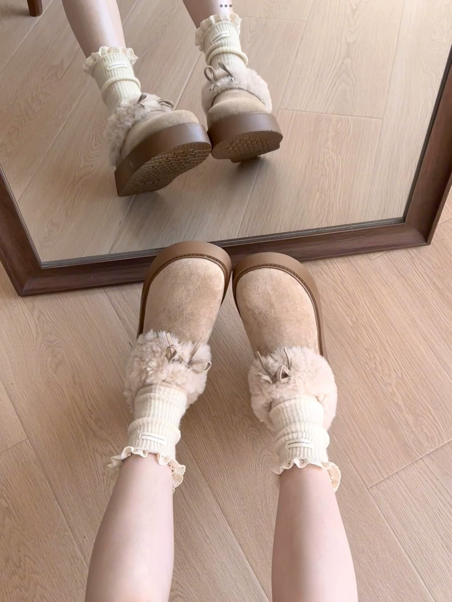 Giày bông giữ ấm lót lông cừu đế dày dành cho nữ, kiểu mới mùa đông 2025, tăng chiều cao, đi ngoài trời, chống trơn trượt, giày Birkenstock lông phủ kín.