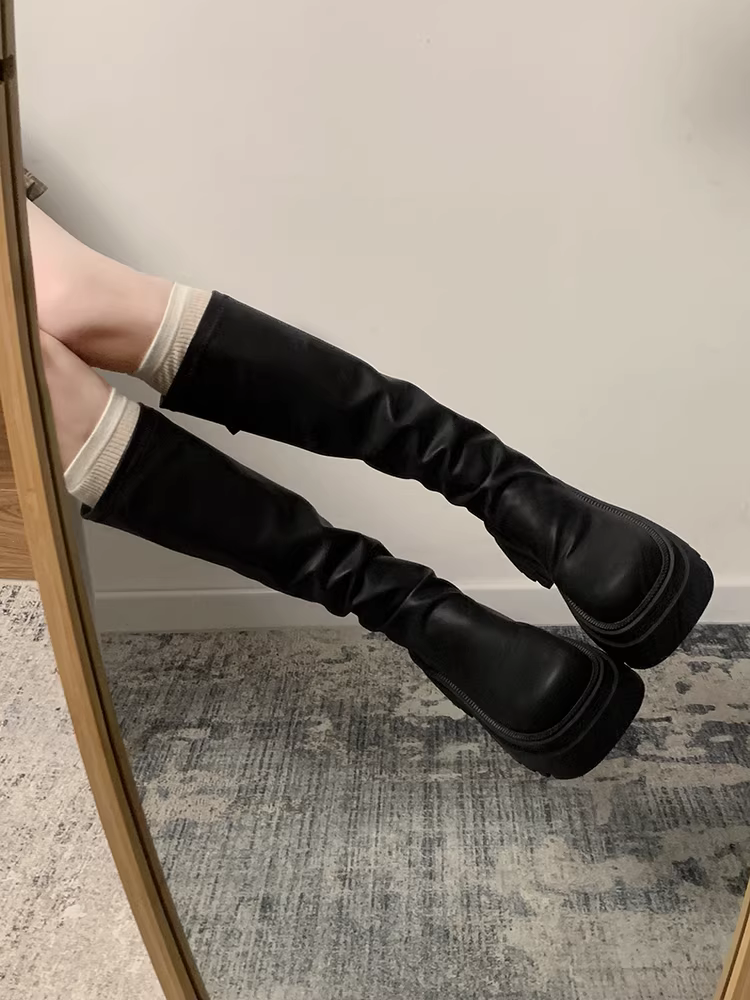 Giày bốt cao cổ đế dày màu đen dành cho nữ, kiểu dáng cổ điển mùa thu đông 2025, tăng chiều cao, tôn dáng, kiểu dáng đi cưỡi ngựa.