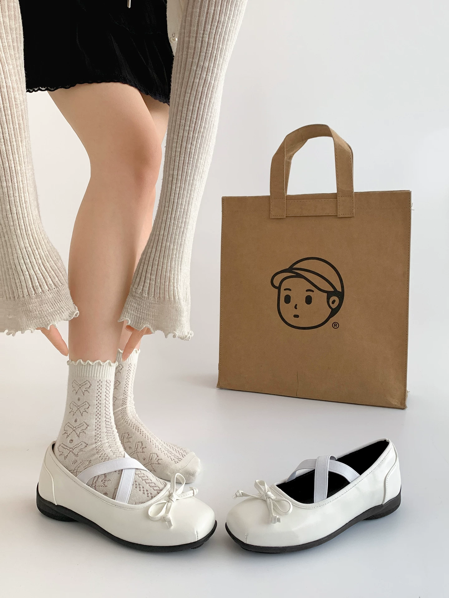 Giày bệt mũi vuông kiểu ballet Pháp màu đen dành cho nữ, mẫu mới mùa thu 2025, giày Mary Jane đa năng phối cùng chân váy.