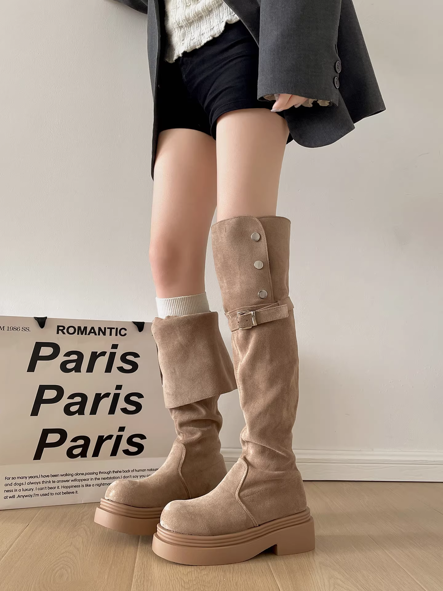 Giày bốt cổ cao đế dày tăng chiều cao kiểu retro dành cho nữ, mẫu mới thu đông 2025, đa năng, tôn dáng, kiểu hiệp sĩ