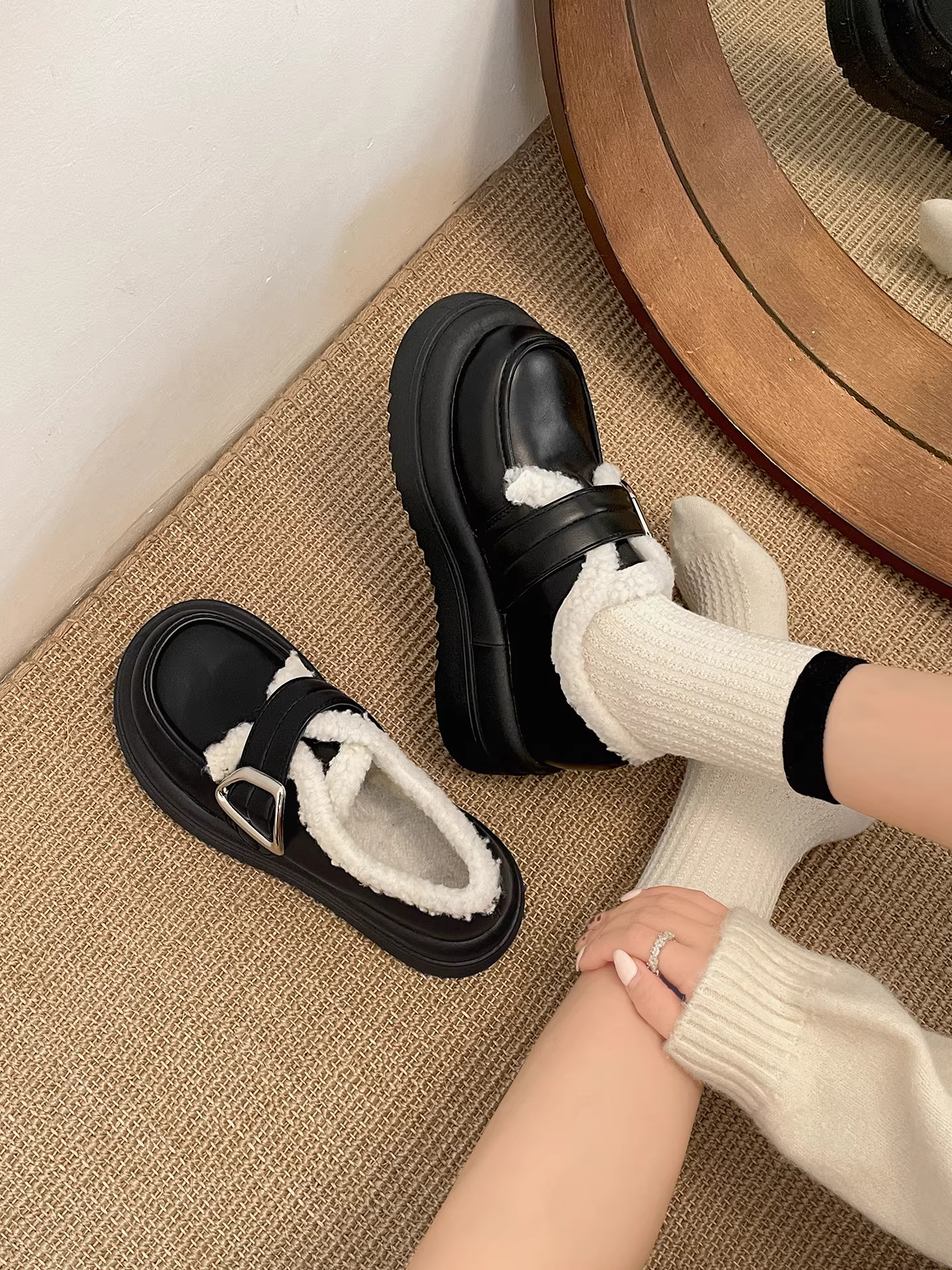 Giày da đế dày lót lông màu trắng cổ điển Nanzai dành cho nữ 2025 giày cotton ấm áp chống trượt mùa thu đông mới để mặc ngoài trời