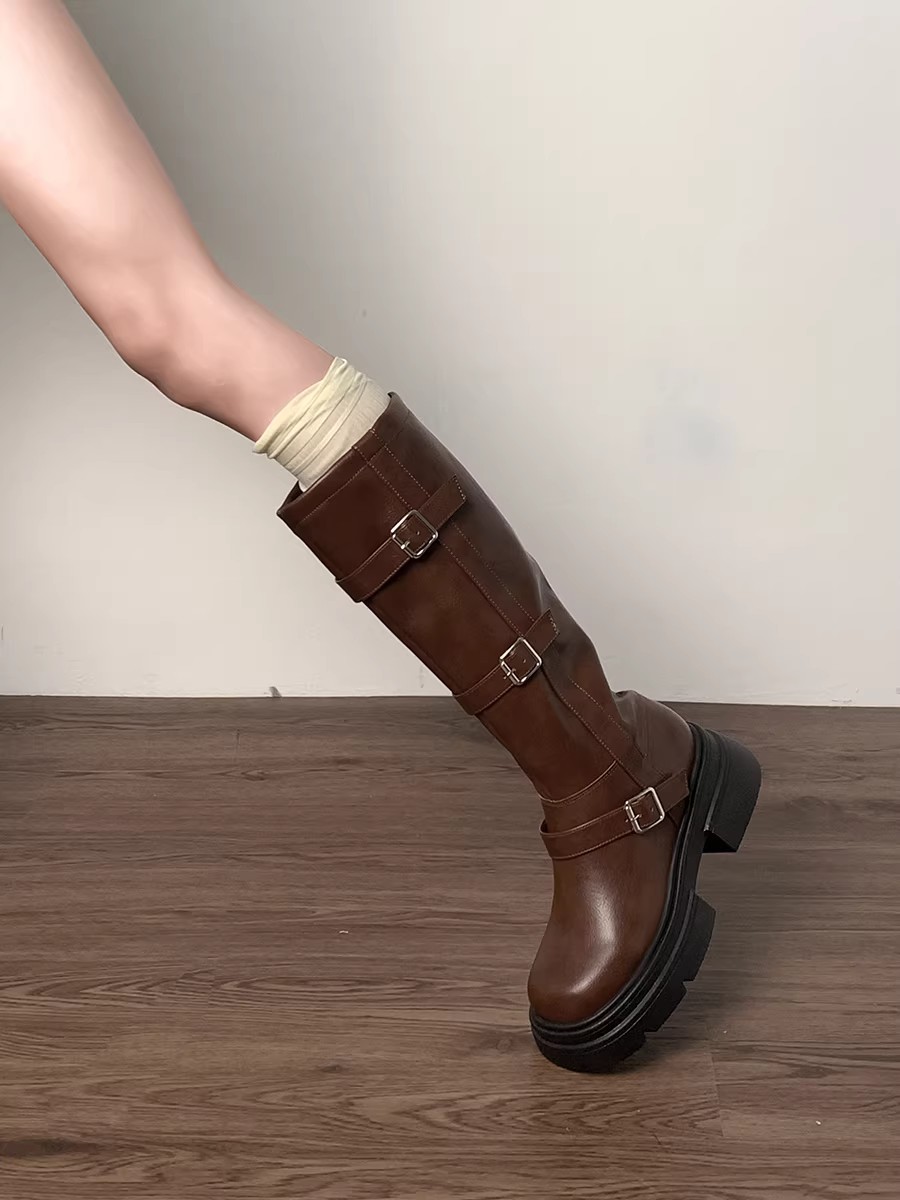 Giày bốt cao cổ đế dày màu đen, kiểu dáng retro mùa thu đông 2025 dành cho nữ, kiểu dáng ôm sát, dài qua đầu gối.