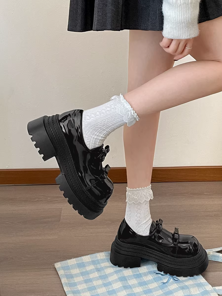 Giày da nữ đế dày kiểu Anh cổ điển màu đen, kiểu dáng mới mùa thu 2025, phối được với chân váy, kiểu Mary Jane.