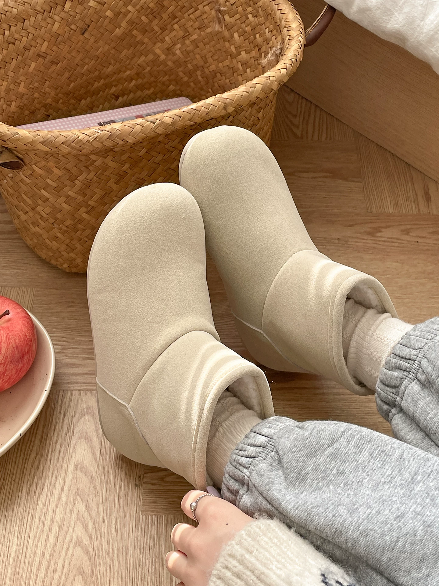 Giày bốt đi tuyết đế bằng chống trượt có lót lông cừu phong cách cổ điển đa năng dành cho nữ 2025 giày cotton đế mềm tăng chiều cao mới mùa thu đông