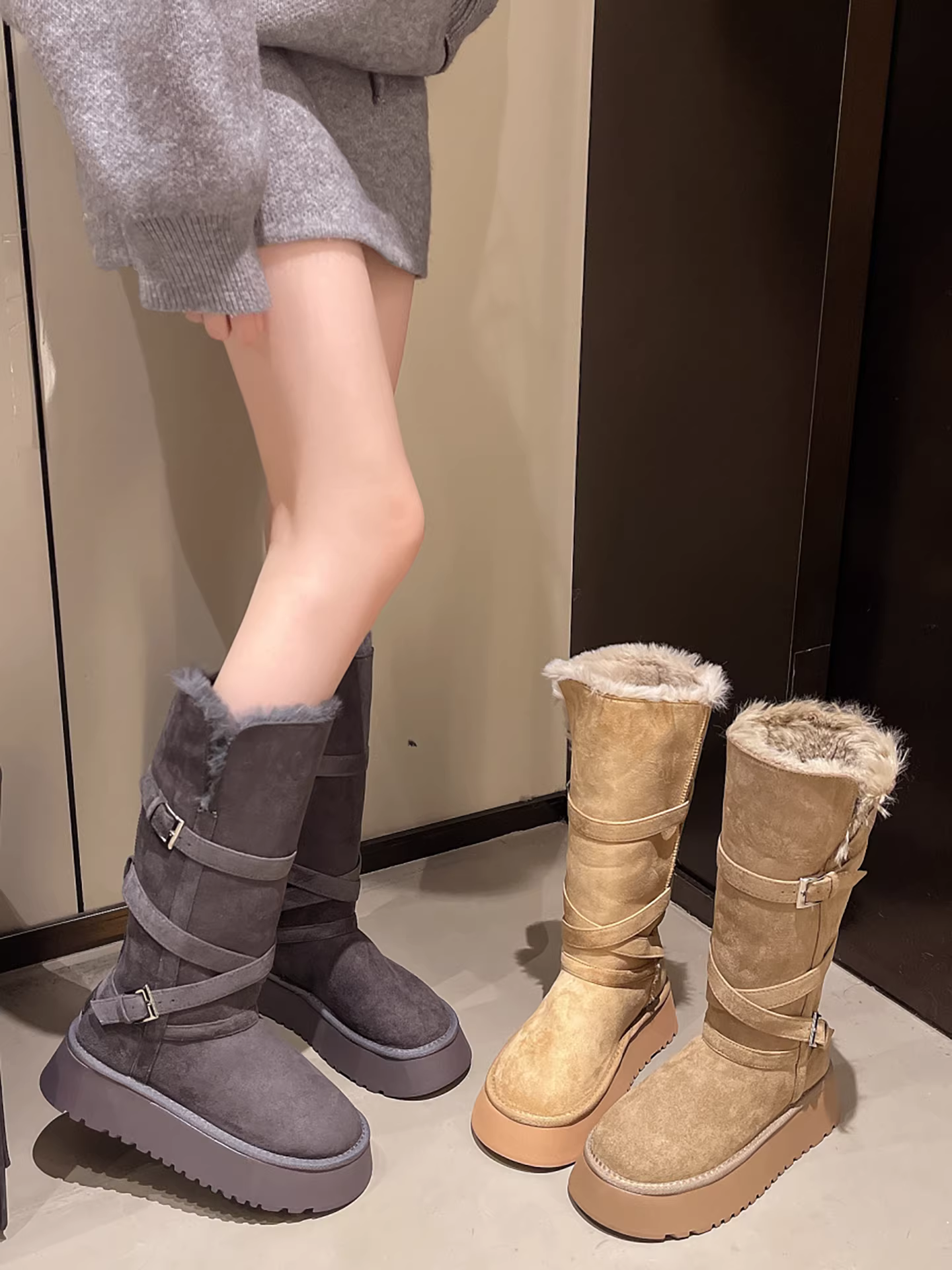 Giày bốt dài đế dày giữ ấm lót lông cừu phong cách Đông Bắc dành cho nữ, giày cotton giữ ấm mùa đông ngoài trời mới năm 2025.