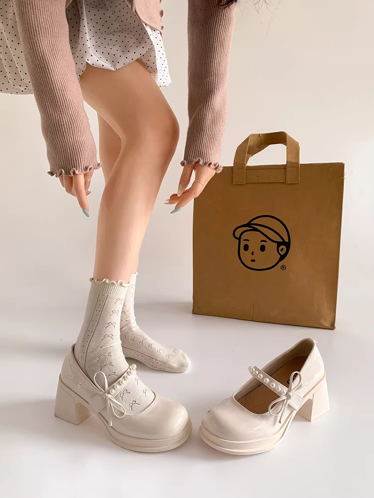 Giày cao gót da chunky retro thời thượng màu trắng dành cho nữ, giày Mary Jane tăng chiều cao kiểu JK mới mùa thu 2025.