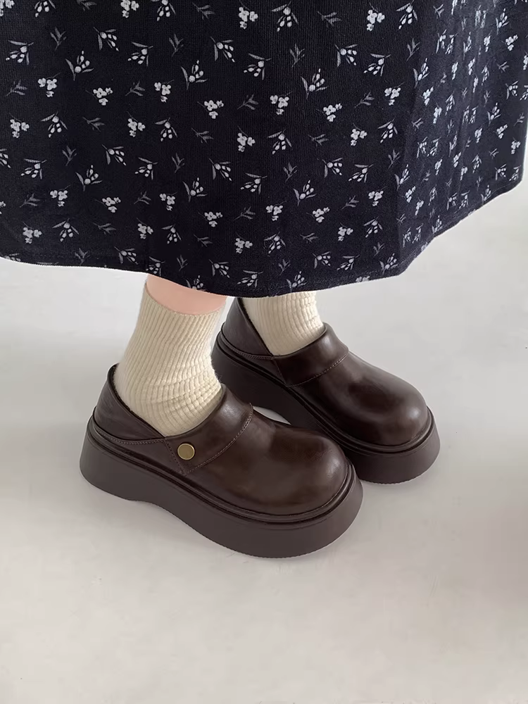 Giày da đế dày kiểu Anh cổ điển, mũi tròn, tăng chiều cao dành cho nữ, kiểu thu mới 2025, phối cùng chân váy, kiểu giày lười Pháp