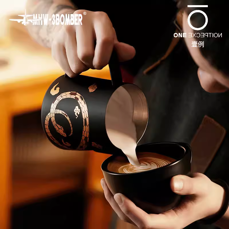 Ly tạo bọt sữa chuyên nghiệp Year of the Snake Limited Edition | Bomber MHW Latte Art Cylinder Turbo, vòi tạo bọt hình cá sấu, ly tạo bọt sữa nổi 5.0