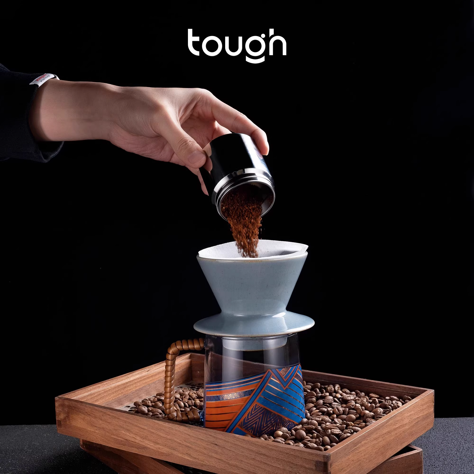 Máy xay cà phê thủ công Stubborn Coffee C40 được cải tiến với tay cầm bằng thép không gỉ Comandante của Đức và hộp đựng bột.