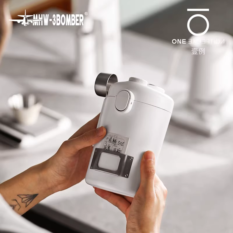 Hộp đựng cà phê dạng bom MHW có chức năng theo dõi độ ẩm, hộp đựng và bảo quản cà phê hai lớp với van xả một chiều, bình thép nhỏ.