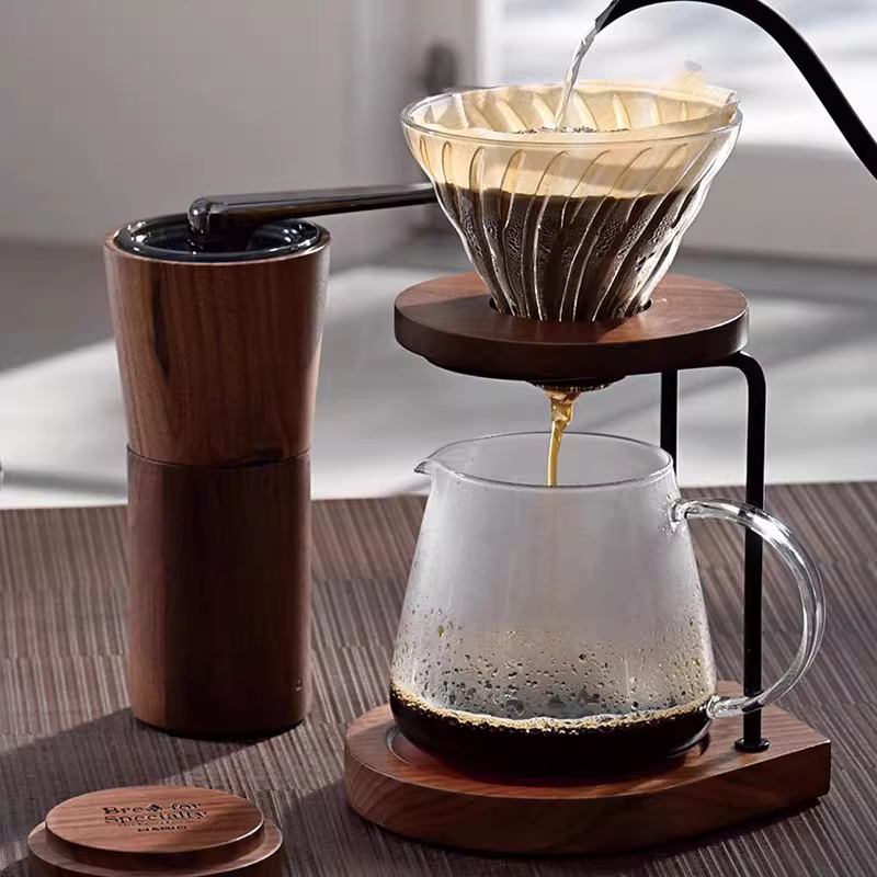 Bộ pha cà phê HARIO bằng gỗ óc chó, bộ lọc V60, chất liệu tự nhiên, kèm giá đỡ, máy xay cà phê và dụng cụ.