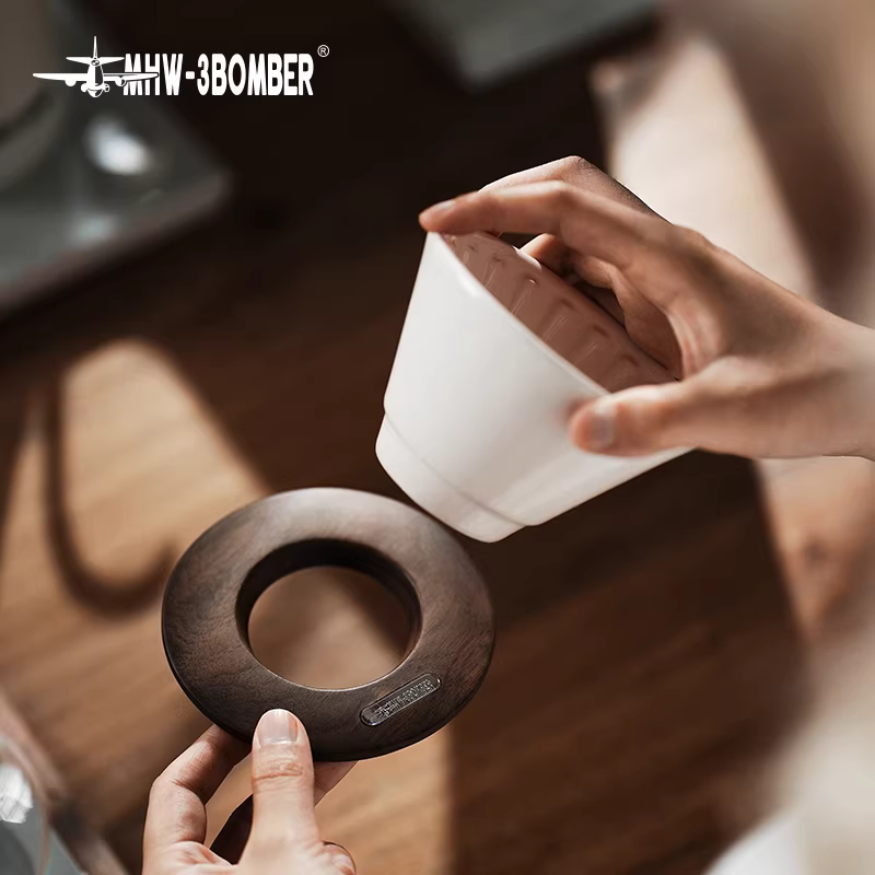 Bộ lọc cà phê gốm kiểu nhỏ giọt, có thể tháo rời, dùng cho pha cà phê thủ công tại nhà, thương hiệu Bomber MHW Meteor Filter Cup Cake.