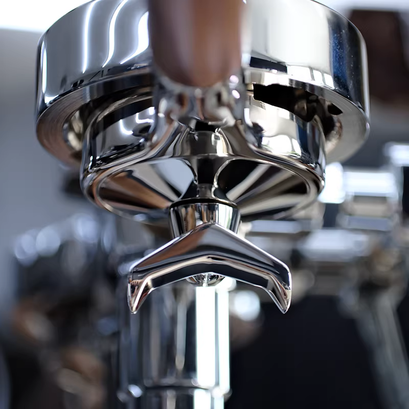 Tay cầm pha cà phê hai miệng kiểu khăm, chiết xuất không đáy, gắn phẳng, tháo rời được E61