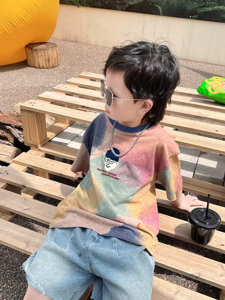 Áo thun in họa tiết tie-dye trẻ em hè 2025, thời trang trẻ em mới, áo bé trai phong cách mực Hàn Quốc, chất liệu cotton nguyên chất, tay ngắn