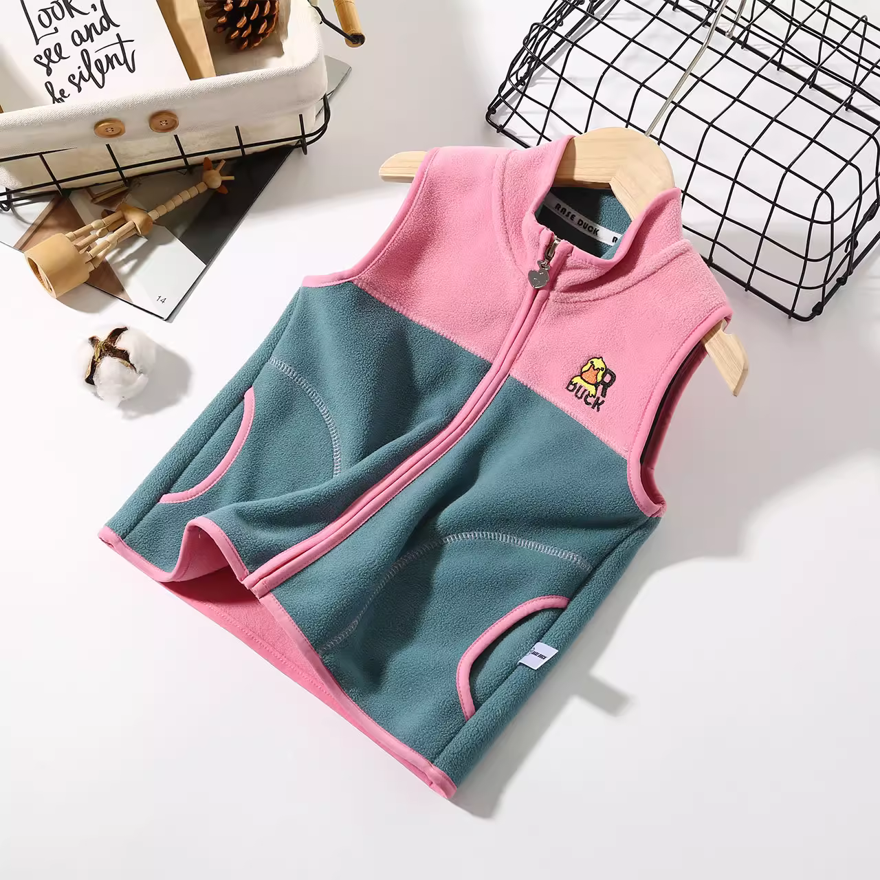 Áo khoác vest nỉ trẻ em thời trang xuân đông 2025, phối màu, bé trai và bé gái, áo khoác ngoài giữ ấm