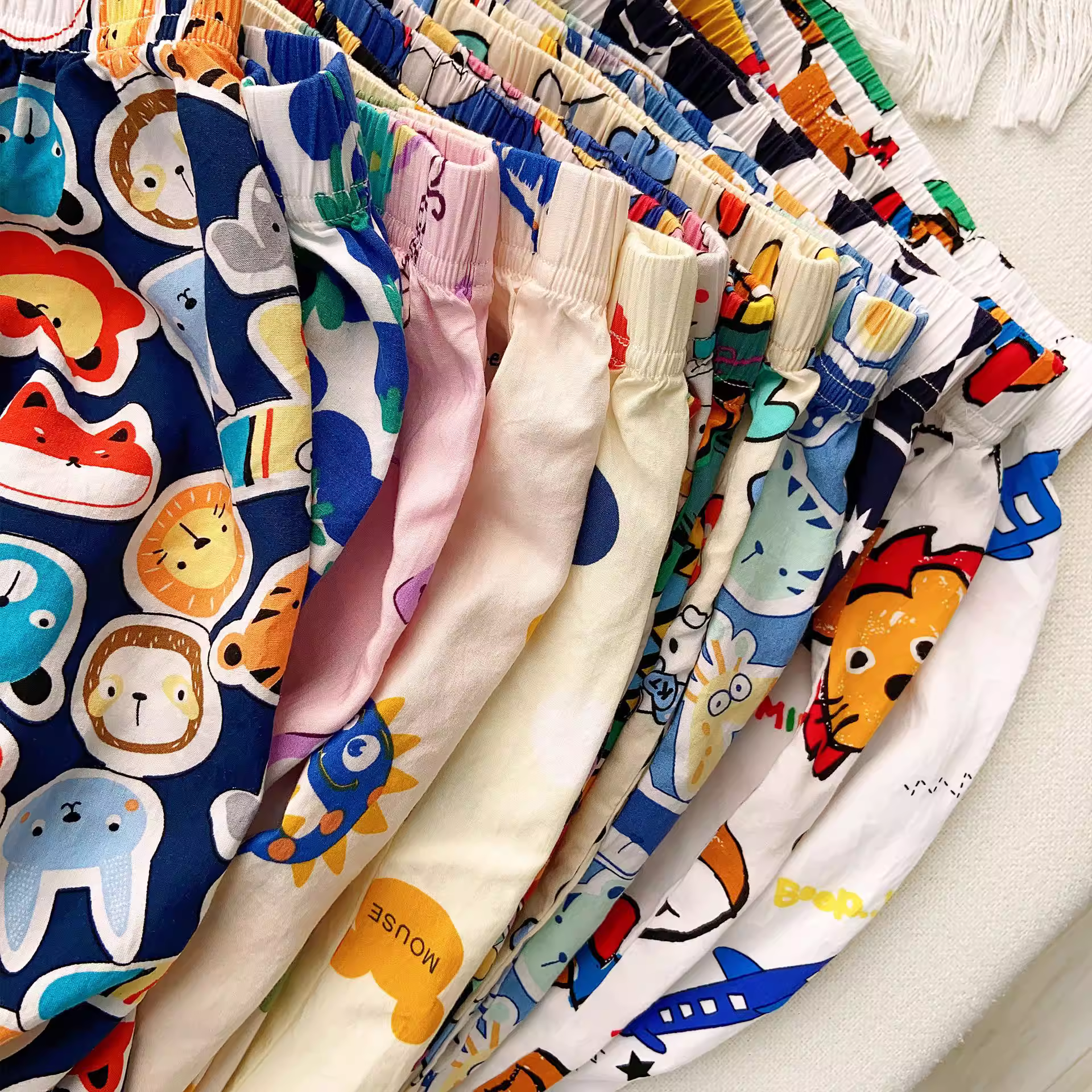 (Phần thanh lý) Quần chống muỗi cotton lụa cho bé trai và bé gái, mát mẻ và mỏng cho trẻ em, số lượng có hạn, ai đến trước được trước.