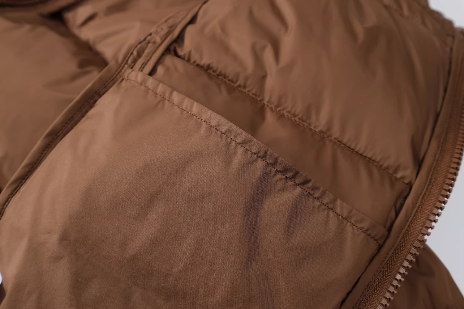 Áo khoác phao ngắn Kendall dáng nhỏ xinh dành cho nữ mùa đông 2025 kiểu mới, áo phao lông vũ trắng dày