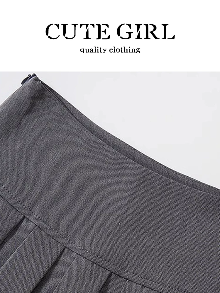 Phong cách preppy dễ thương với áo thun ngắn tay màu trắng có khăn choàng dành cho nữ mùa hè váy xếp ly bất đối xứng bộ đồ hai mảnh