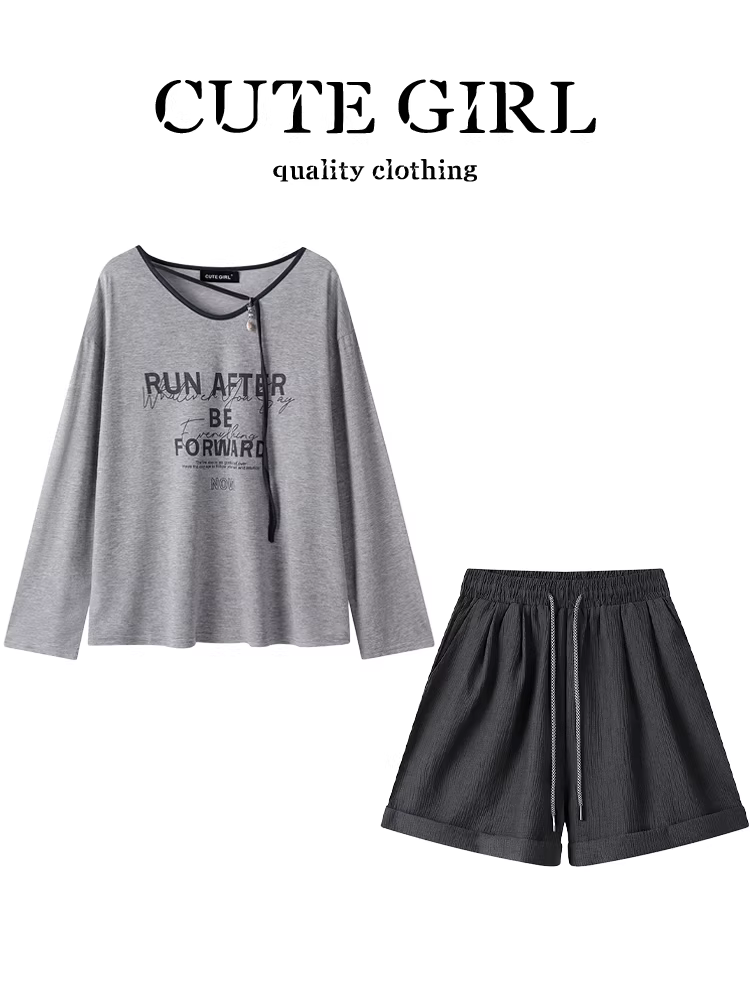 Trang phục mùa hè tuyệt đẹp của CuteGirl dành cho nữ: áo thun dài tay màu xám cổ điển và quần short cạp cao, bộ hai mảnh giảm tuổi tác.