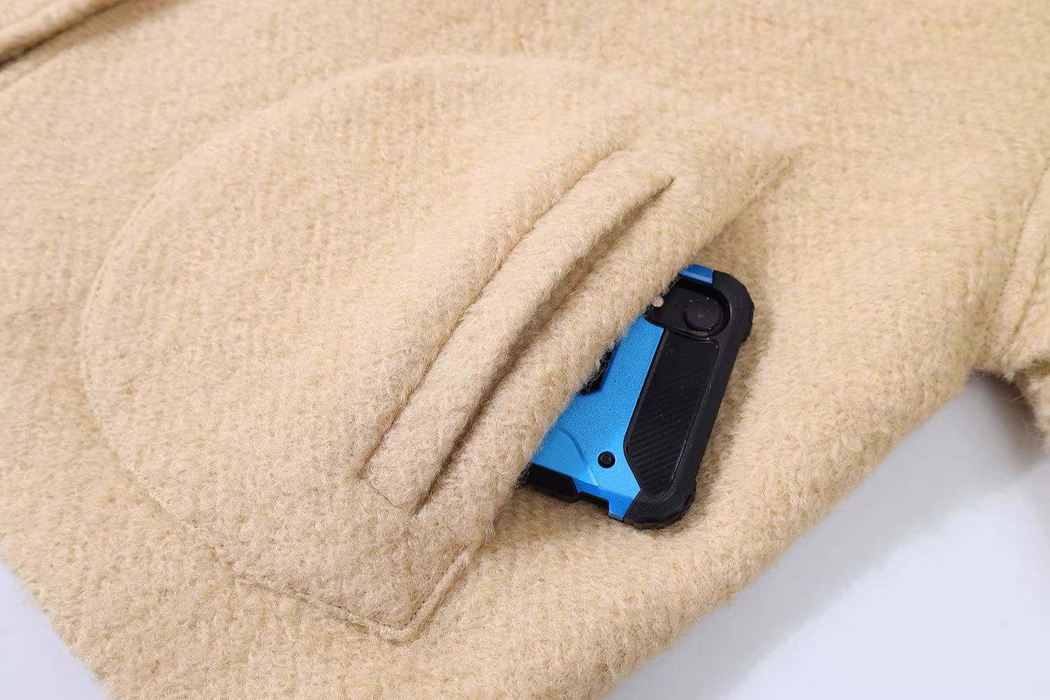 Áo khoác nữ kiểu Pháp bằng vải tweed, thanh lịch và thời trang, phong cách dễ thương dành cho mùa thu đông 2025.