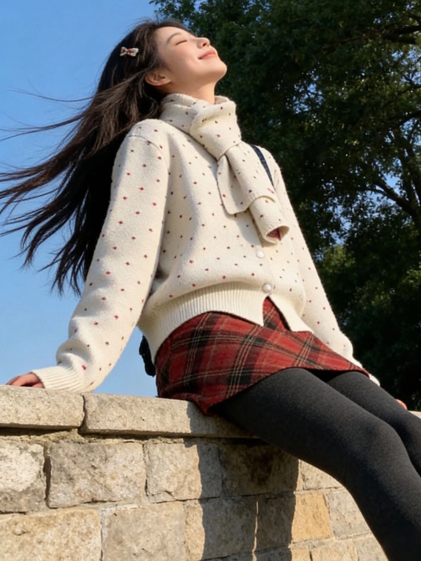 Áo len cardigan chấm bi màu đỏ đơn giản và đa năng của CuteGirl dành cho nữ mùa đông giản dị, áo khoác dệt kim cổ tròn lười biếng