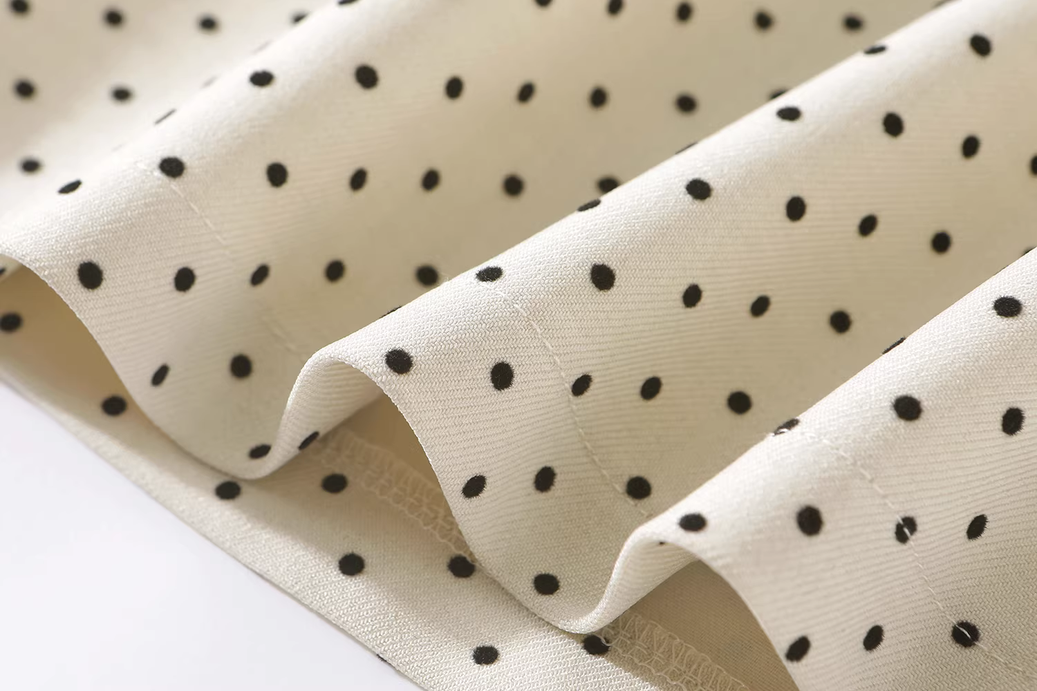 Váy chấm bi kiểu Pháp dễ thương dành cho nữ mùa hè 2025, kiểu dáng mới, năng động, đa năng, ôm dáng, kiểu chữ A, ngắn