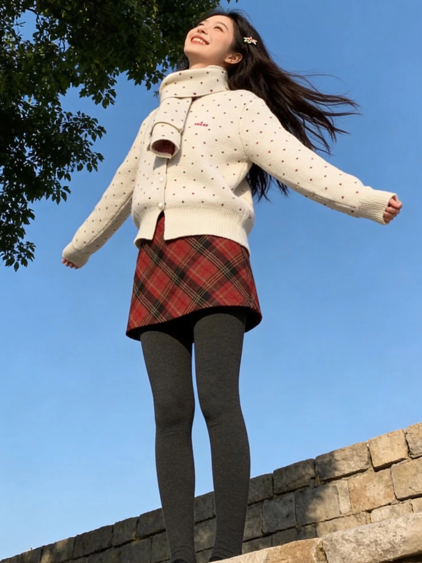 Áo len cardigan chấm bi màu đỏ đơn giản và đa năng của CuteGirl dành cho nữ mùa đông giản dị, áo khoác dệt kim cổ tròn lười biếng