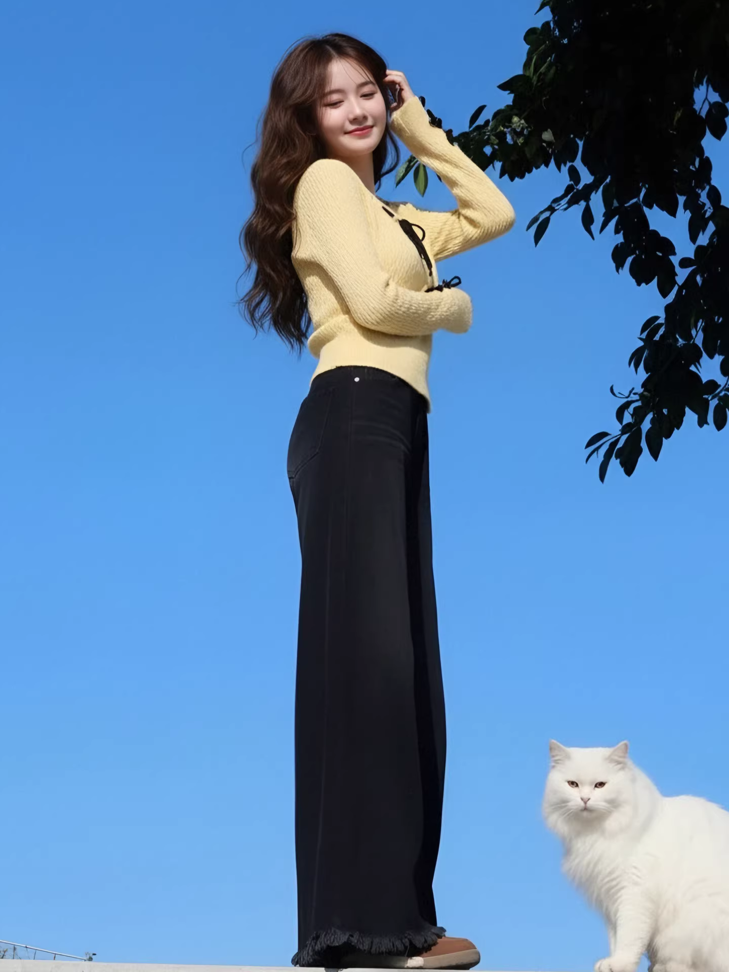 Áo len màu vàng mềm mại và xù xì kiểu Hàn Quốc có nơ dành cho nữ, áo dệt kim lớp trong mùa thu đông.