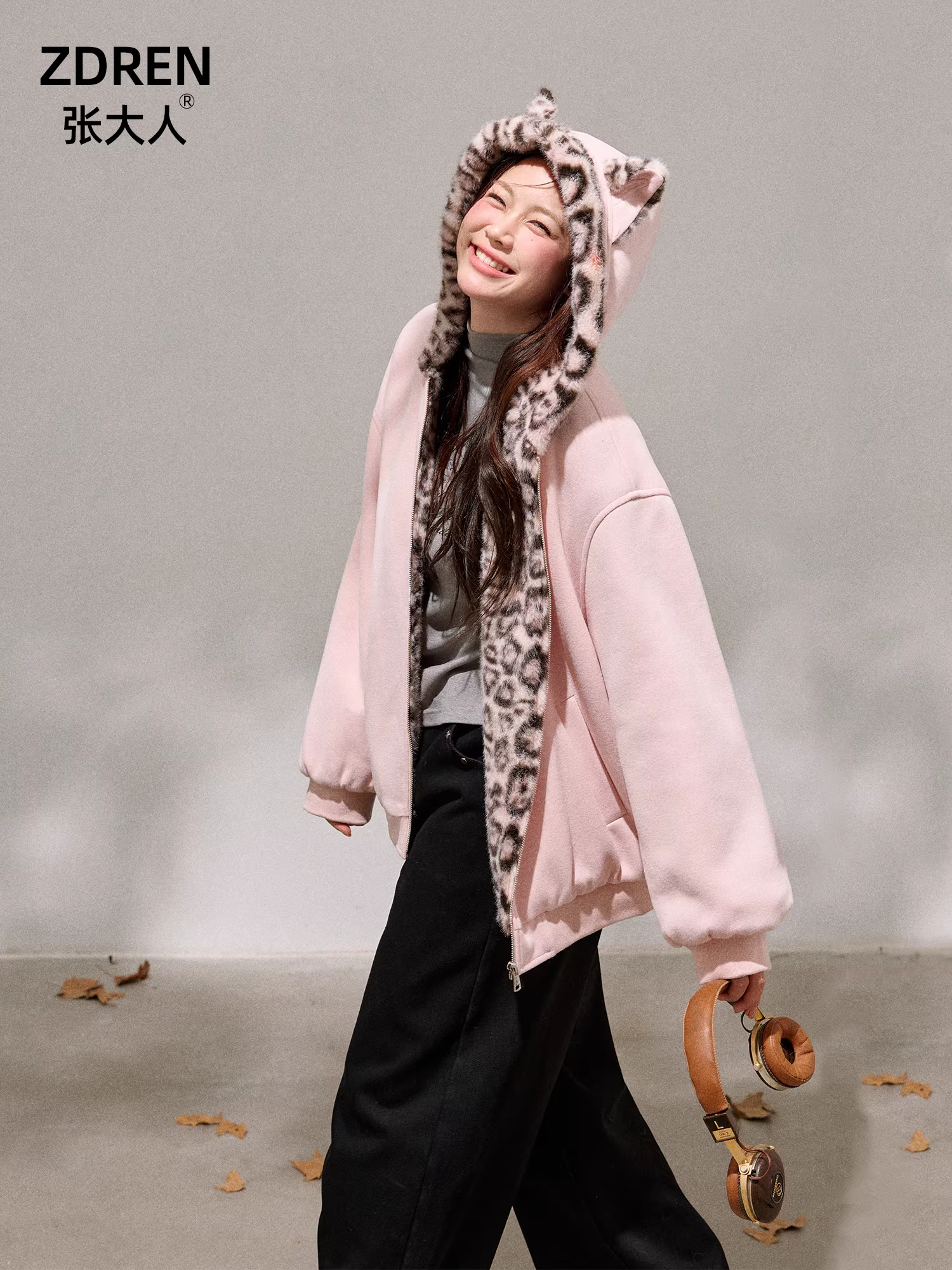 Quần áo nữ cỡ lớn mới của Zhang Daren dành cho những cô gái mũm mĩm, áo khoác có mũ hình gấu màu hồng lót lông cừu kiểu Hàn Quốc.