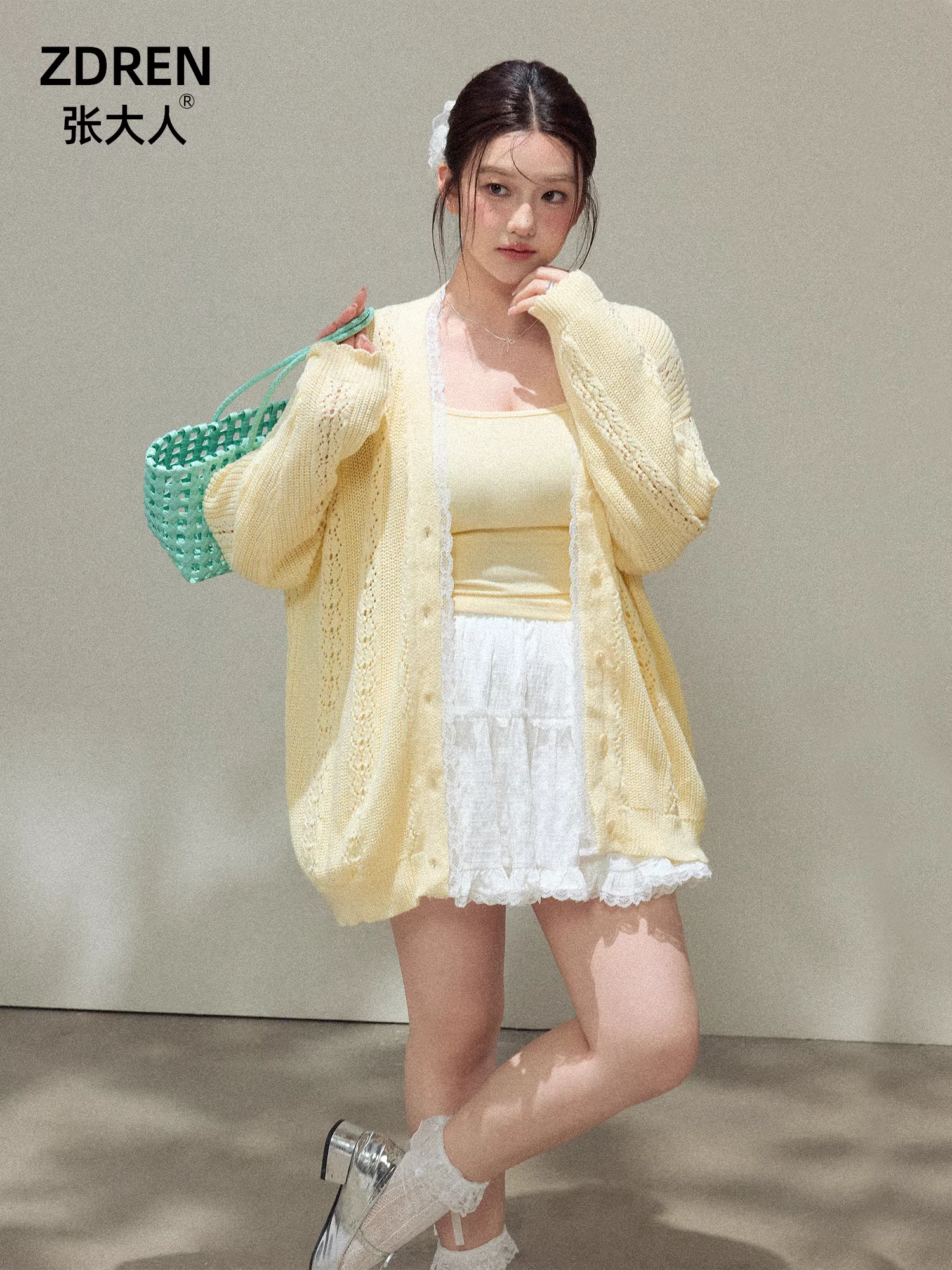 Trang phục kiểu sữa trứng vani của Zhang Daren dành cho phụ nữ cỡ lớn, bộ đồ giảm béo cho những cô nàng mũm mĩm, áo len dệt kim nhẹ nhàng, váy cạp cao.