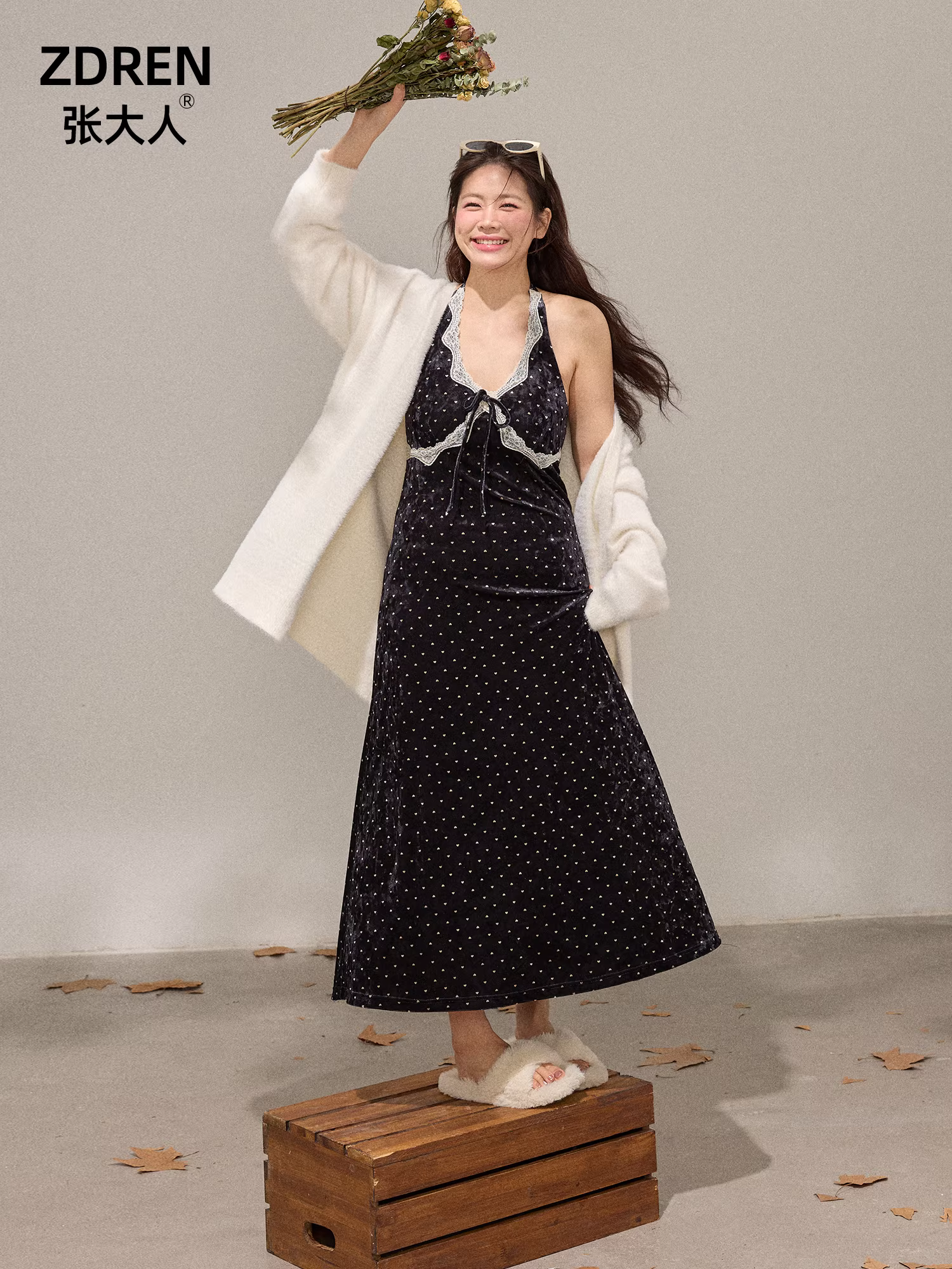 Bộ áo khoác len và đầm liền thân chấm bi ren Pháp dáng ôm mùa đông dành cho phụ nữ cỡ lớn